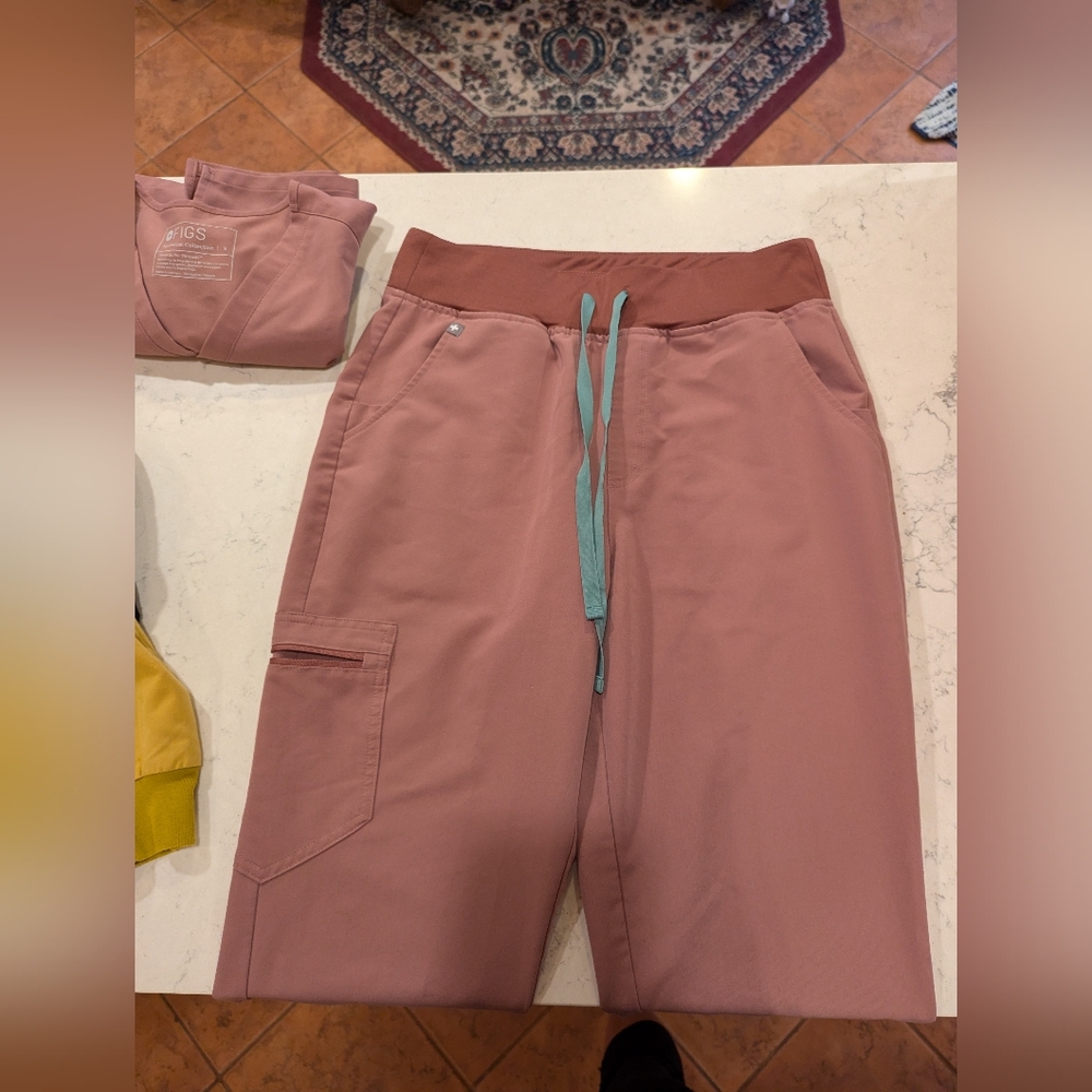 FIGS Zamora jogger bottom, mauve, medium